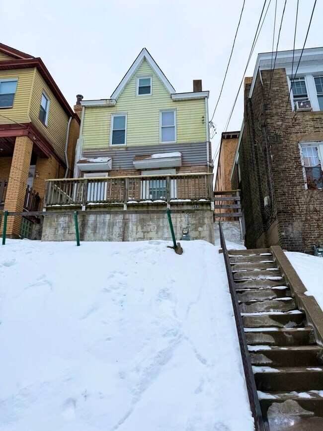 Photo - Updated 4BR House now showing!