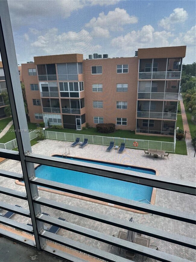 Photo - 3048 Sunrise Lakes Dr E Unit 421