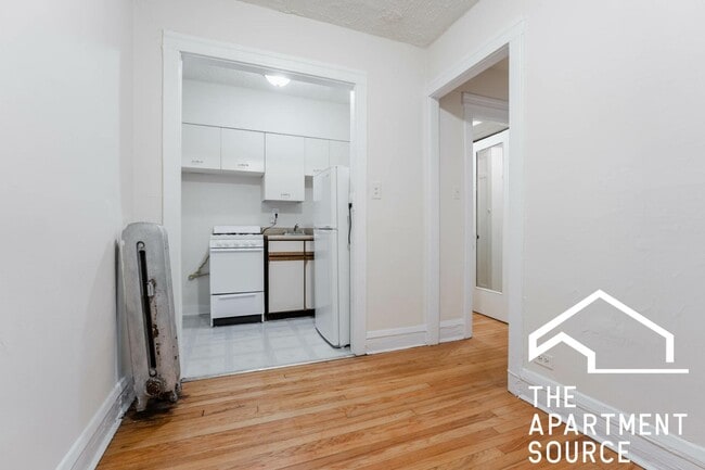 Photo - 514 W Cornelia Ave Unit 104