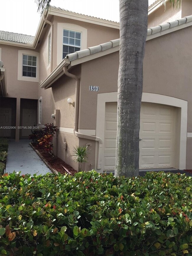 1804 Salerno Cir