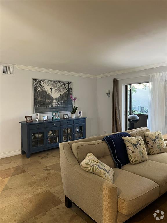 Building Photo - 3005 N Oakland Forest Dr Unit 103 Rental