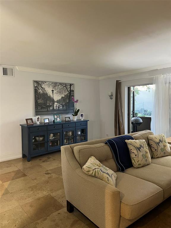 Building Photo - 3005 N Oakland Forest Dr Unit 103 Rental