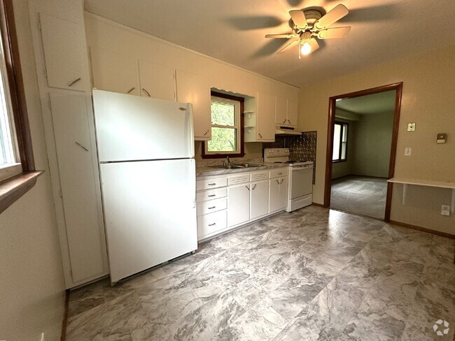 Building Photo - Two Bedroom Apartment in Westminster Unit 4