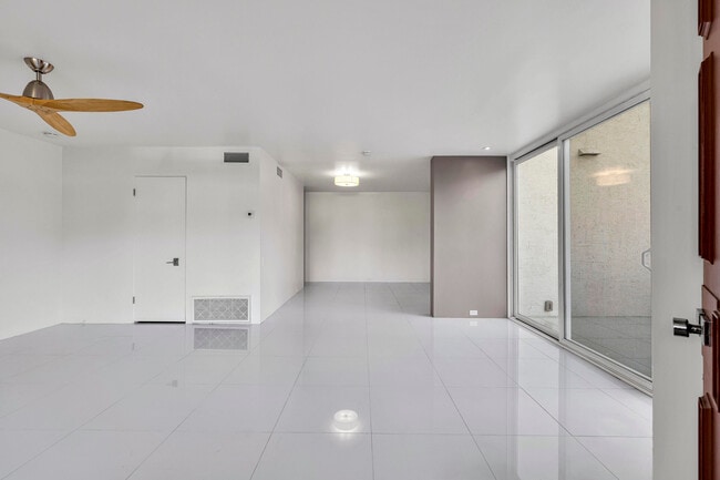 Photo - 2521 N Whitewater Club Dr Unit A