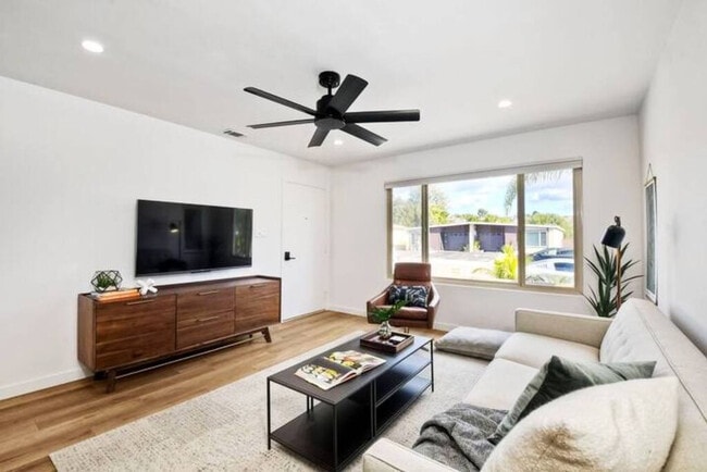 Photo - 266 Gloxina St Unidad ID1068276P