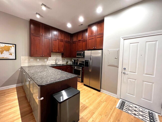 Photo - 4700 N Western Ave Unit 3D