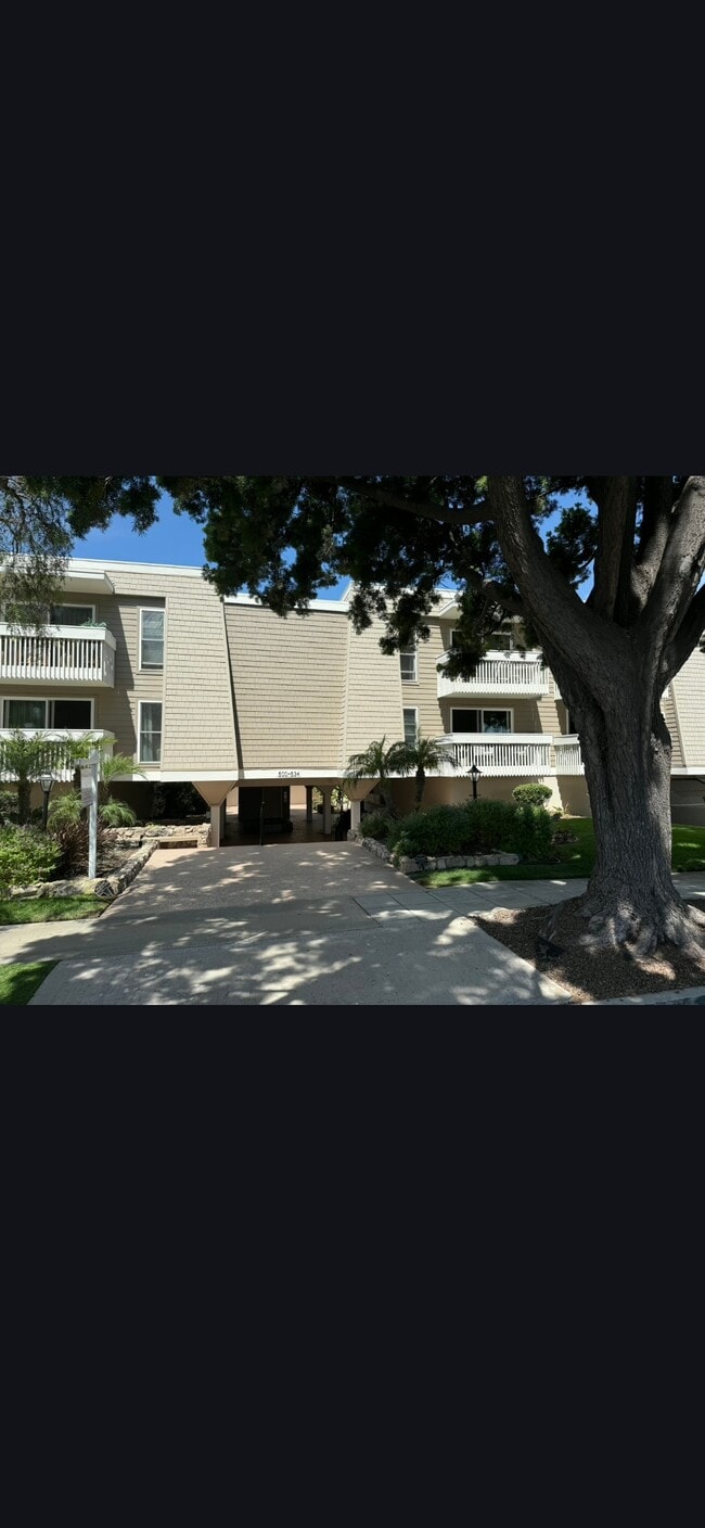 Building Photo - 512 E Ave Unit 512 E Ave