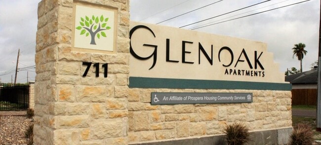 Building Photo - 711 Glenoak Dr Unit #711