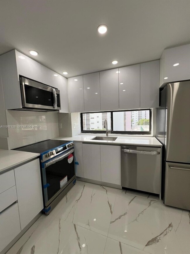 Photo - 16909 N Bay Rd Unit 710