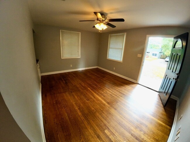 Photo - 3/1 Brick Home with Carport w/ fenced in yard