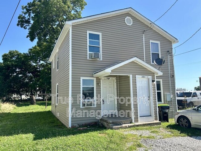 Building Photo - 204 E 2nd