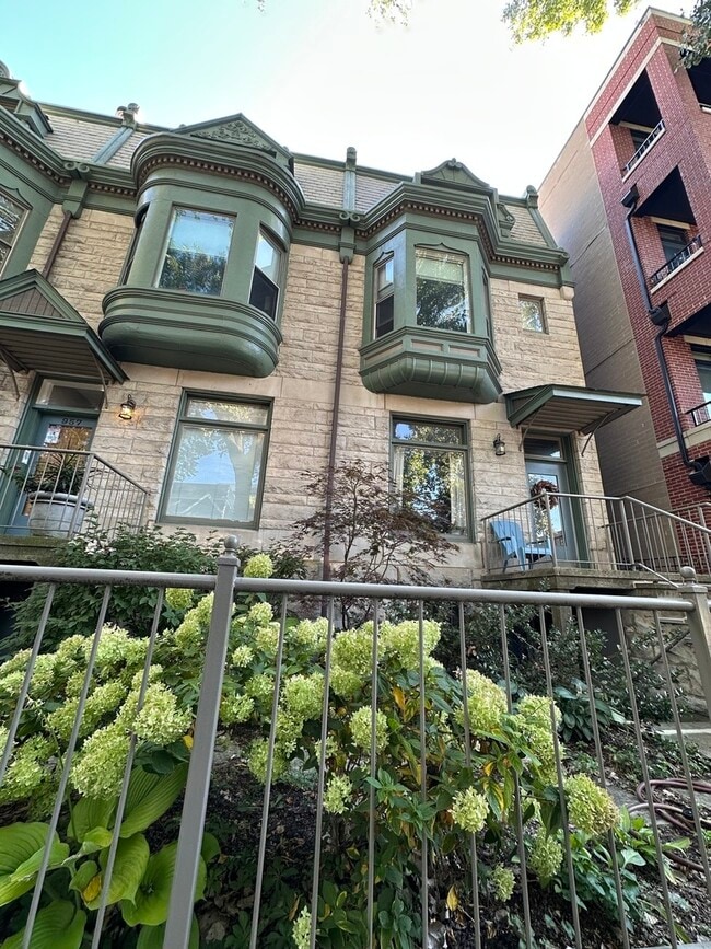 Photo - 957 W Montana St Unit 1W