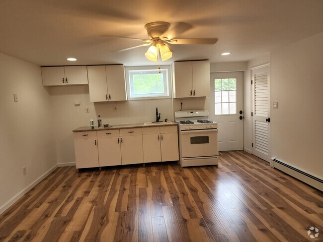 Building Photo - 66 Prospect Rd Unit b Rental