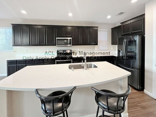 Photo - Spacious 5 Bedroom Brentwood Home With Solar Tesla Powerwall And Prime Walkable Location