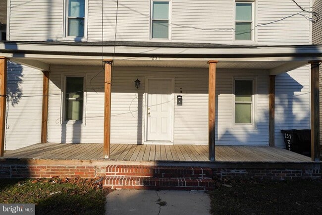 231 Newton St