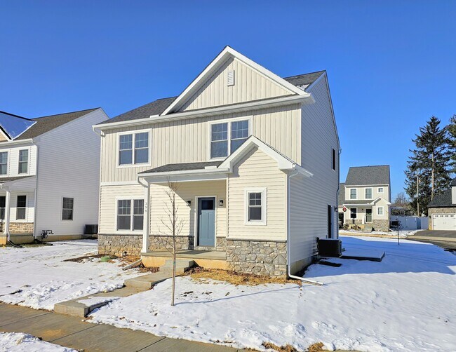 Photo - 398 Hensley St