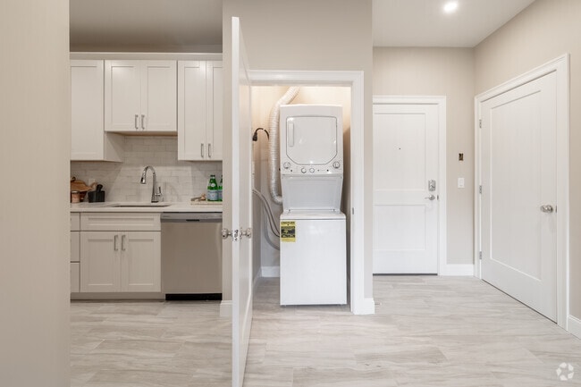 1BR, 1BA - 715F - Laundry