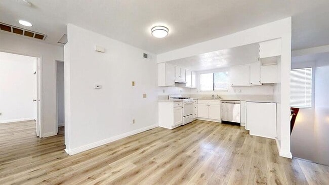 Photo - 20814 Seine Ave Condo
