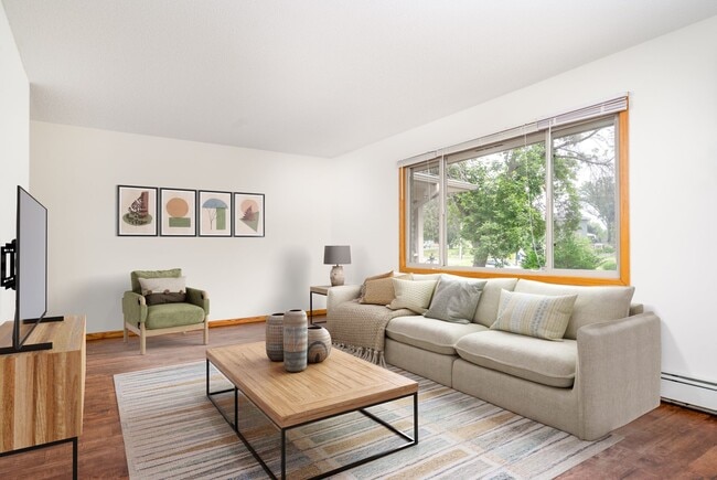 Building Photo - 4301 Valley View Rd