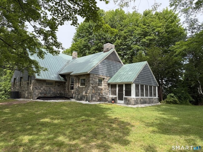 Photo - 625 Maple Ave