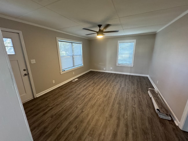 Building Photo - 308 Gordon St Rental
