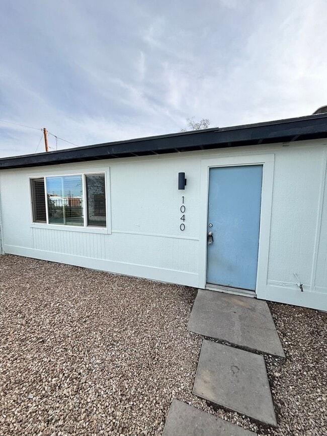 Building Photo - COMING SOON! Unit 1040 7th