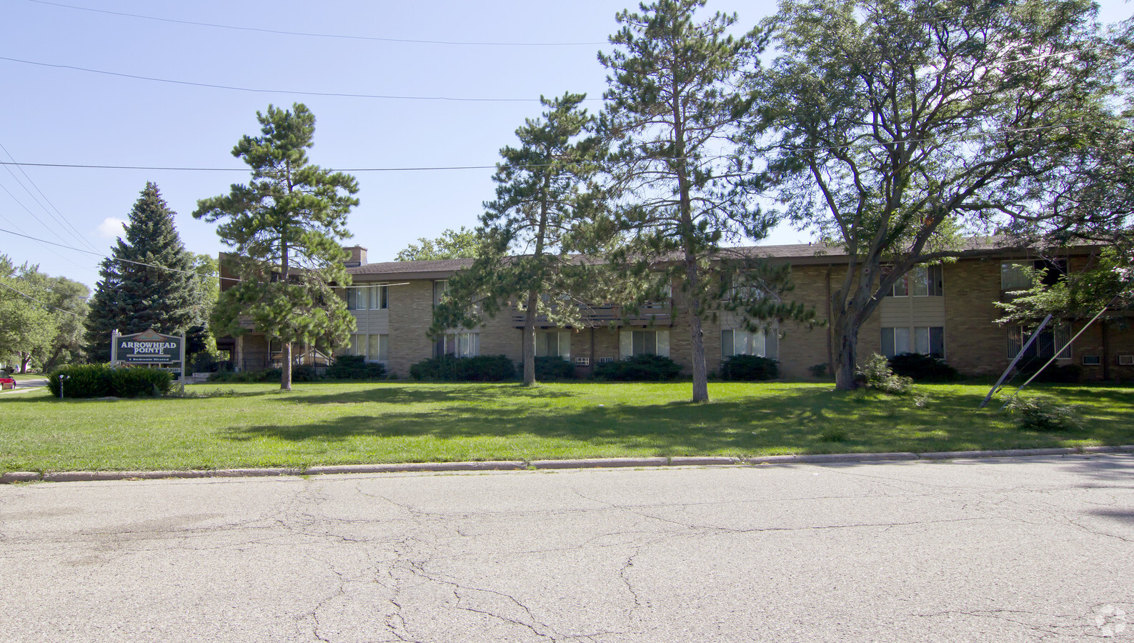 Arrowhead Pointe Apartments - Arrowhead Pointe Apartments