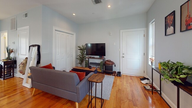 Photo - 309R Sumner St Unit 2L