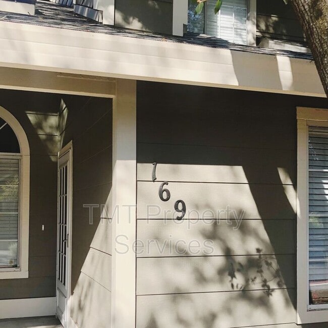 Photo - 169 Pierpoint Cir