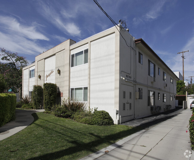 Building Photo - 10851 Moorpark St Rental