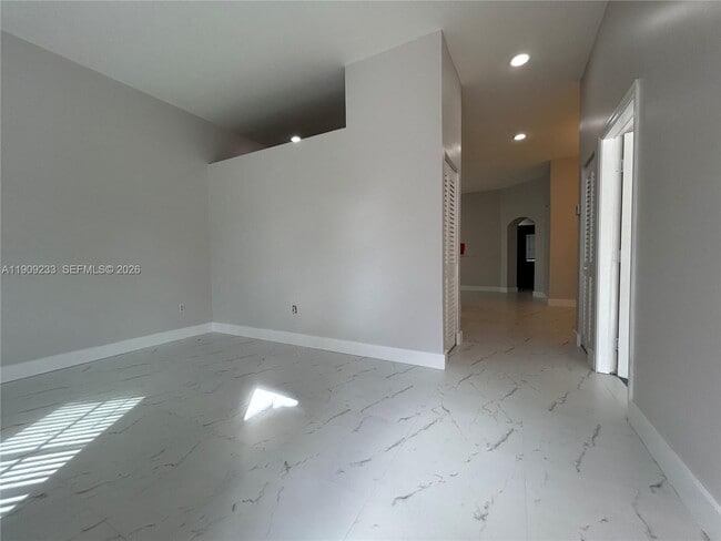 Photo - 1975 NW 100th Way