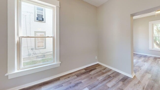 Photo - 982 Collinwood Ave