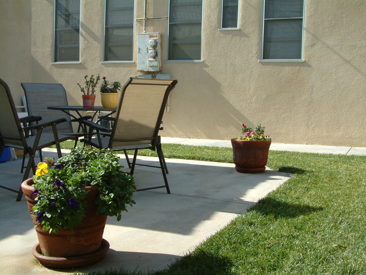 Photo - 1290 S Highland Ave Unidad 1290