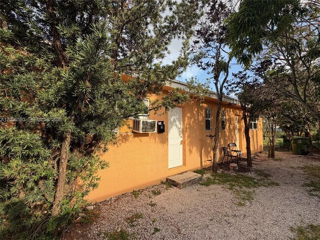Photo - 518 NW 10th St Unidad 2
