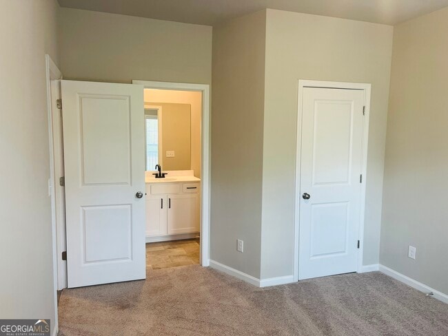 Photo - 33 Cobalt Ln