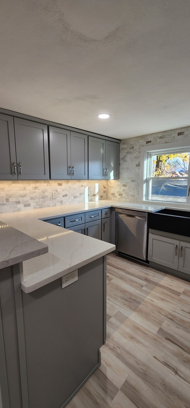 Photo - 32 N Main St