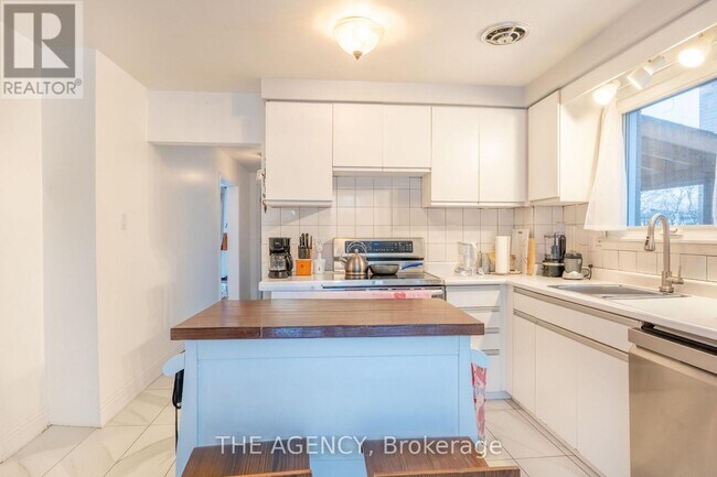 Photo - 65 Cloverdale Dr