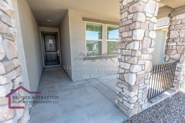 Photo - 15243 W Latham St