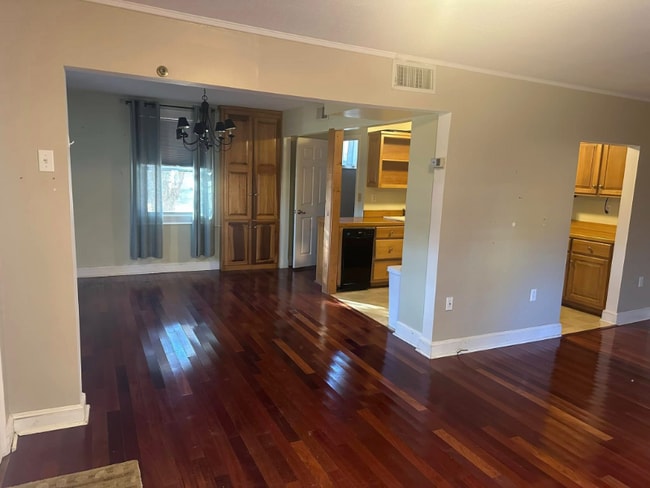 Photo - 1004 School St