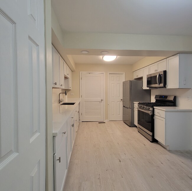 Photo - 1313 Kingsbury Dr Unit E