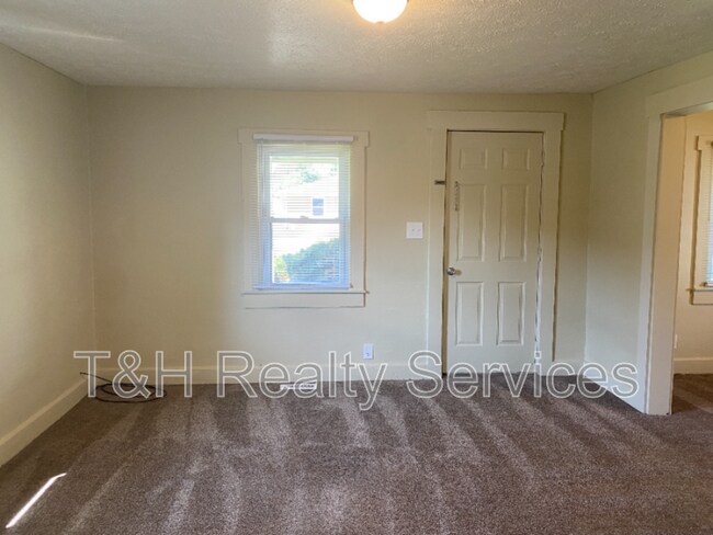 Photo - 1389 S Marion St