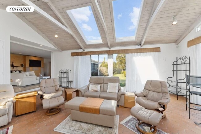 Photo - 62 Bayfield Ln