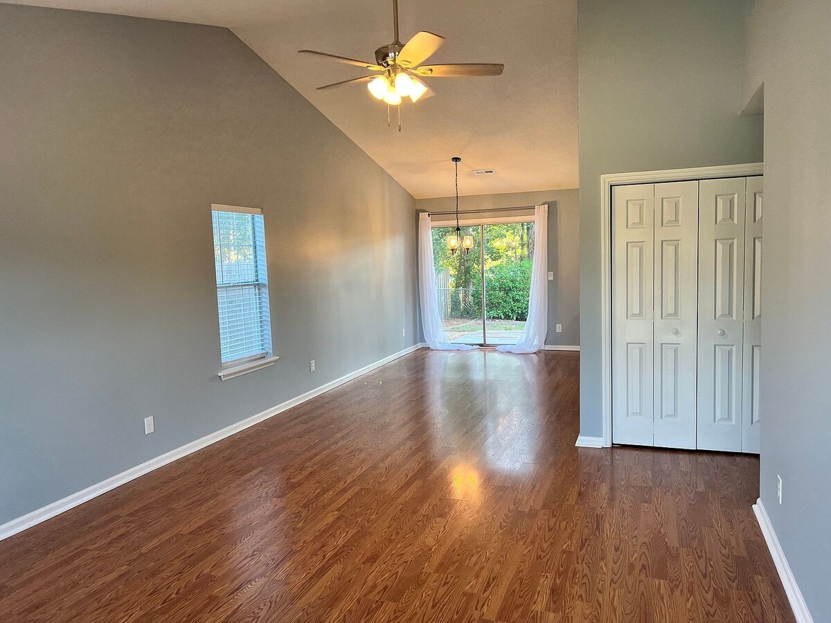 Photo - 4806 Oberbeck Way