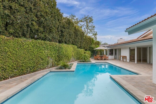 Photo - 650 N Tigertail Rd House