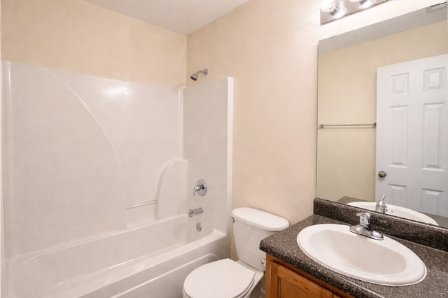 Photo - 14 Miller Park Cir