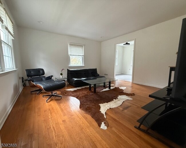 Photo - 76 Mt Kemble Ave