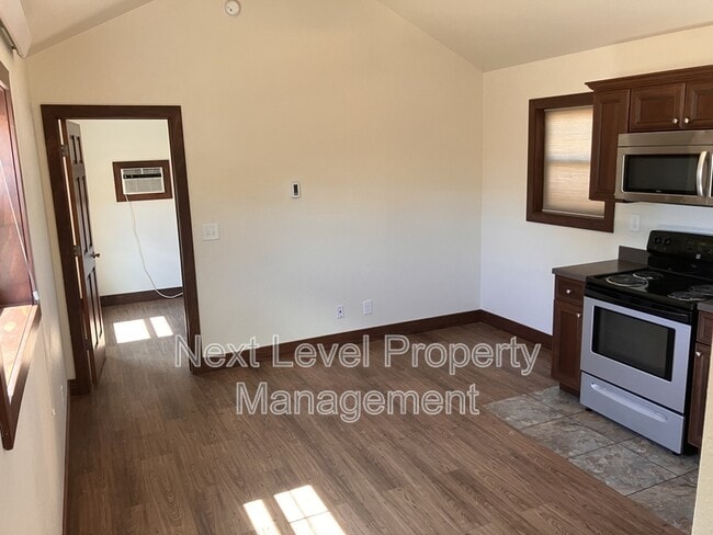 Photo - 111 E Cottonwood Dr
