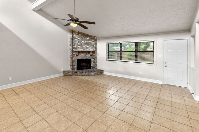 Photo - 14910 Grassington Dr