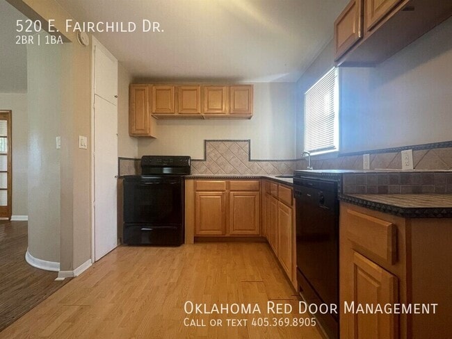 Photo - 520 E Fairchild Dr