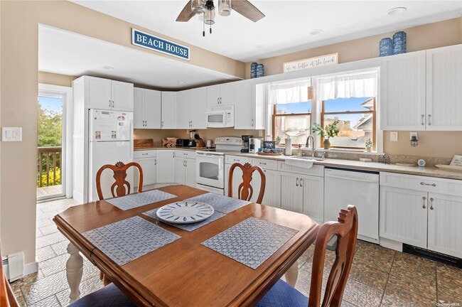 Photo - 639 Ocean Breeze Walk